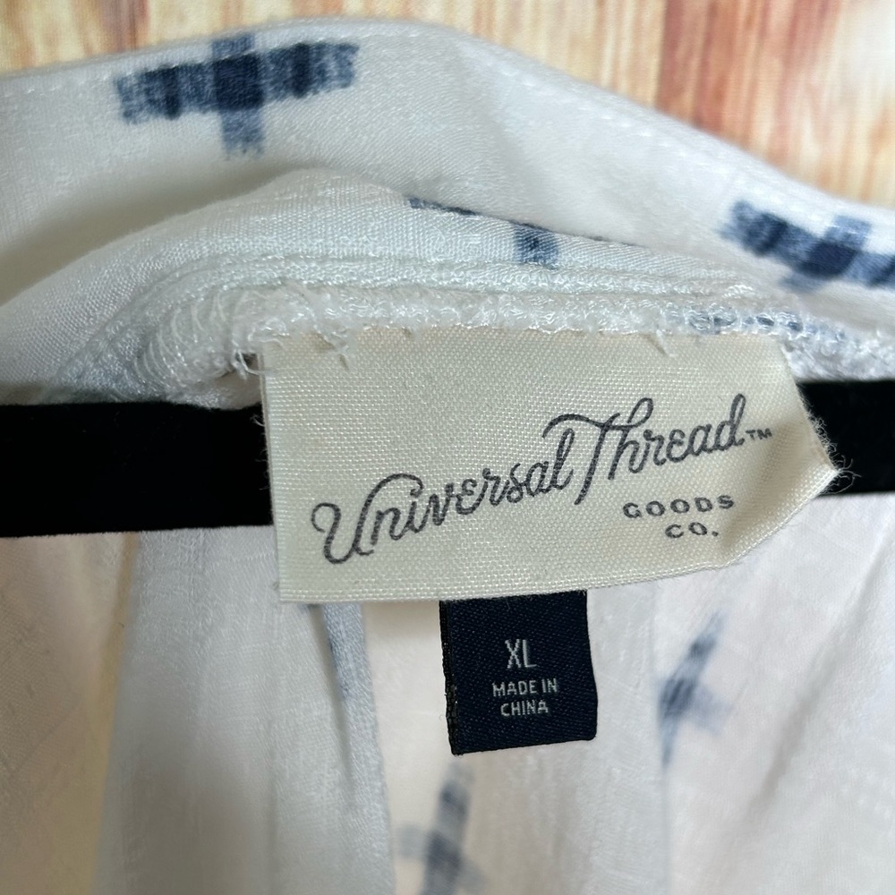 Universal Threads Co Too With Butterfly Sleeves S… - image 4